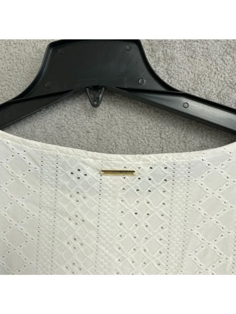 Michael  Kors Women's M White Eyelet Short Sleeve Smocked Hem Top P0432